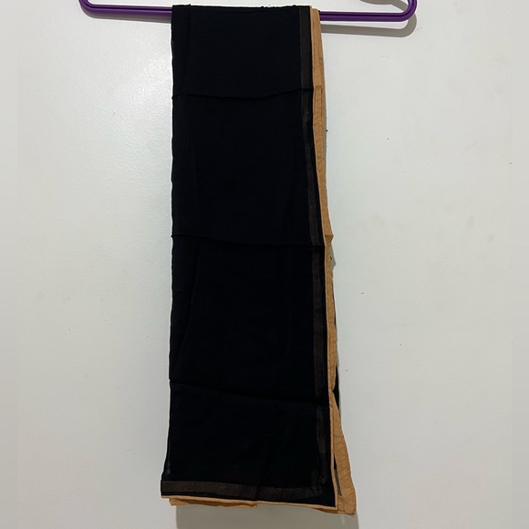 Indian desi Wear. Kurta Kameez and dupata. Floral embroidery - Picture 3 of 4